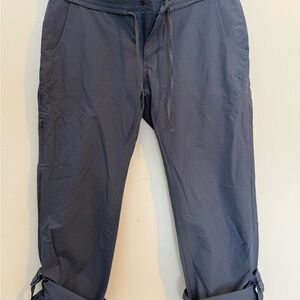 Mountain HardWear Women's Hiking Pants Blue Stretch Capri Size 8 / 40